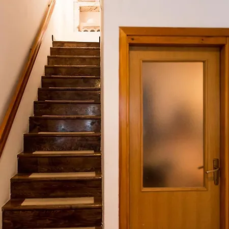 Old Town Moskar Apartment With Balcony Apartman *