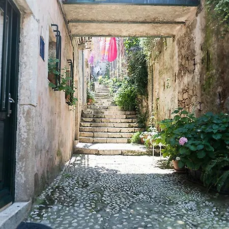 Apartman Old Town Moskar Apartment With Balcony *