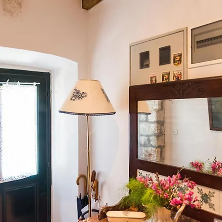 Apartman Old Town Moskar Apartment With Balcony *